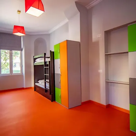 Banana's Camp Hostal *