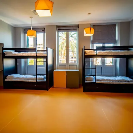 Banana's Camp Auberge de jeunesse *