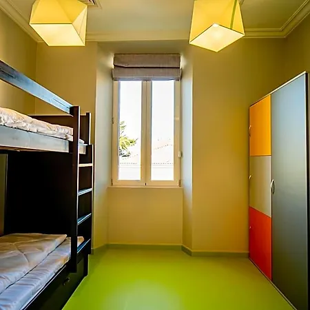 Banana's Camp Hostel