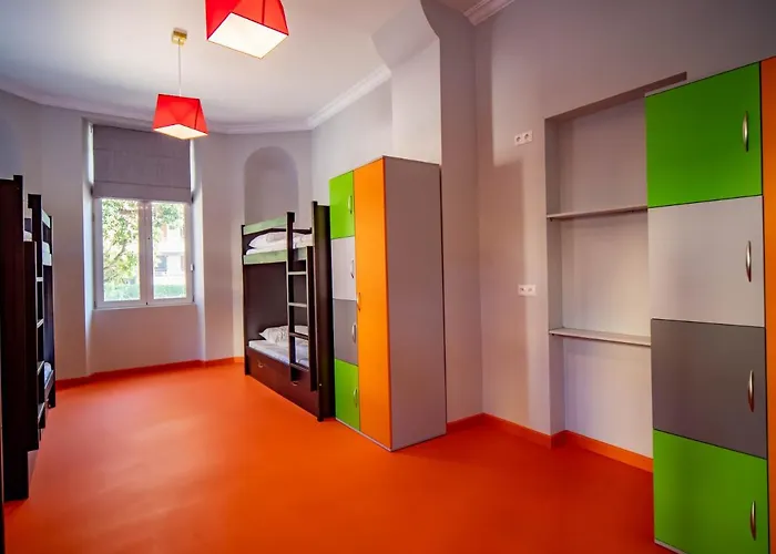 Banana's Camp Hostel *