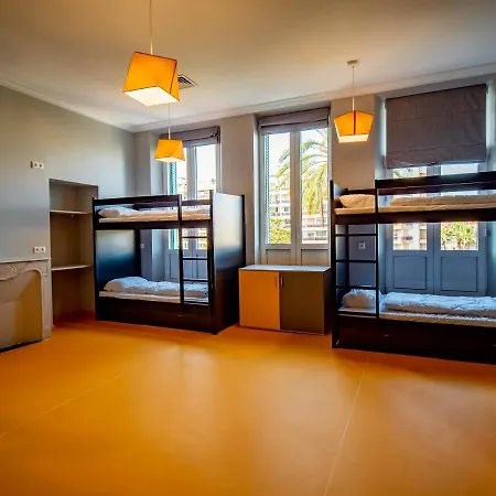 Hostel Banana's Camp Cannes