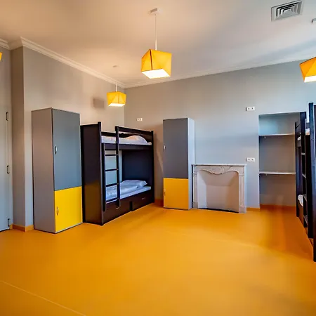 Hostel Banana's Camp Cannes