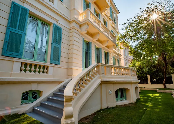 Banana's Camp Cannes